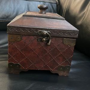 Jewelry box